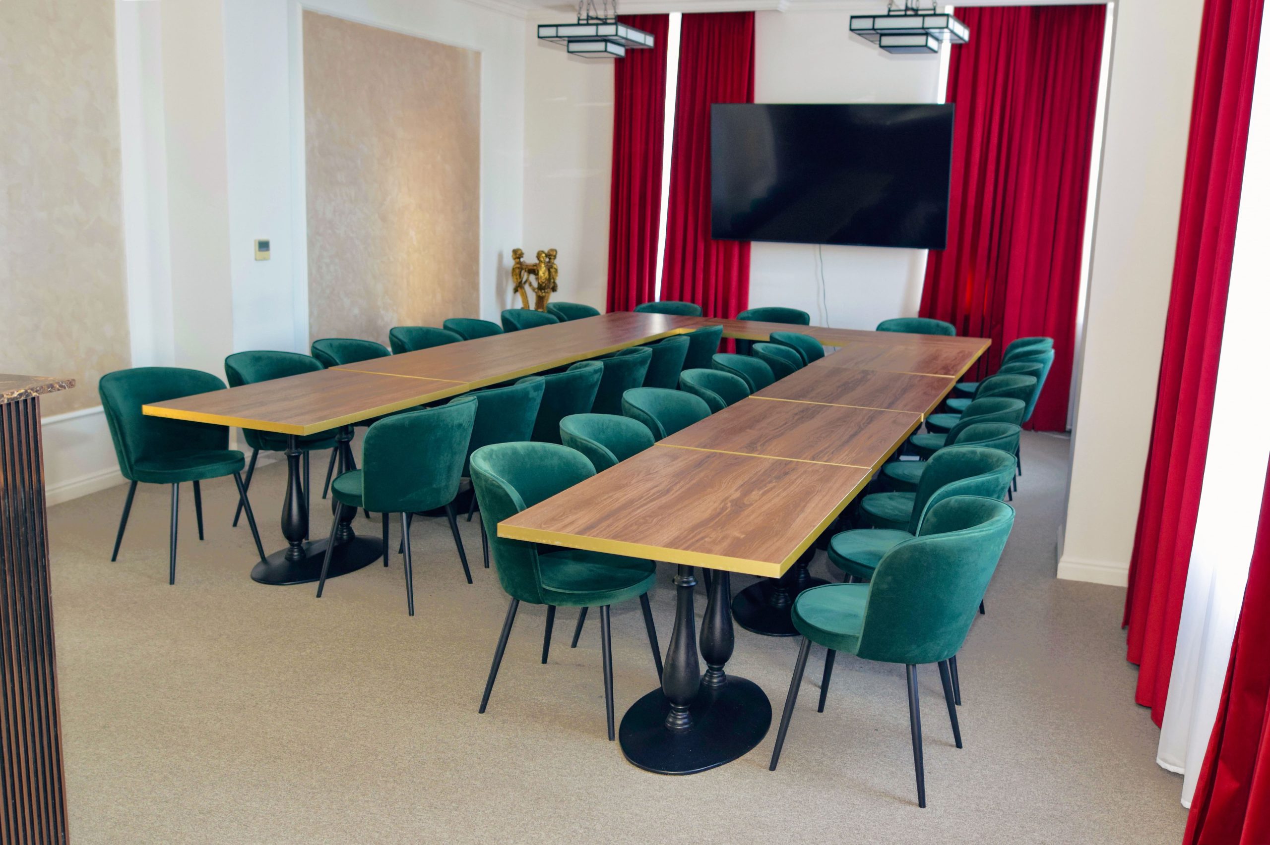 Boardroom 1869